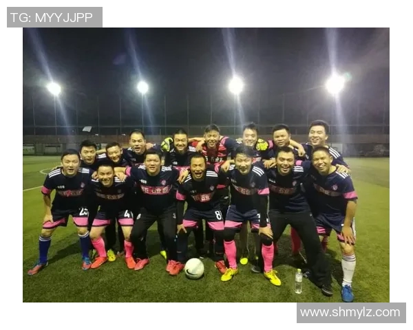 重庆足球队团队协作深度解析与其他球队的对比研究 重庆足球队团队协作深度解析与其他球队的对比研究